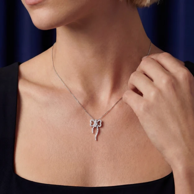 Necklaces & Pendants